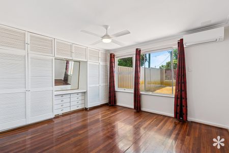 10 Devon Way - Photo 5