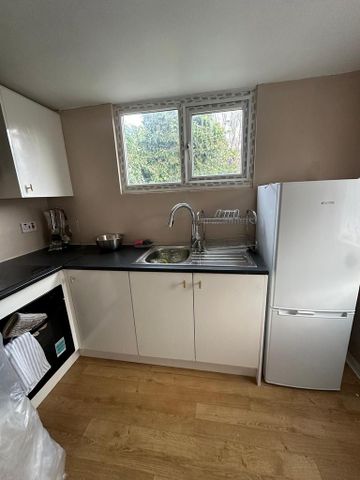 Studio to rent - Photo 4