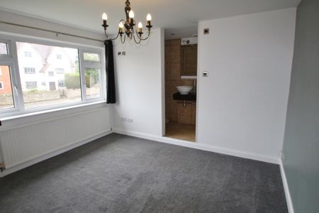 3 bedroom semi-detached house to rent - Photo 5