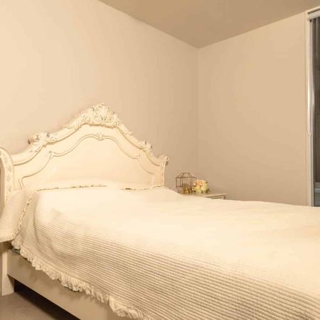 Spacious 2 Bedroom Corner Apartment in Rose Garden - Photo 4