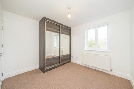 Kavsan Place, Cranford, TW5 - Photo 2