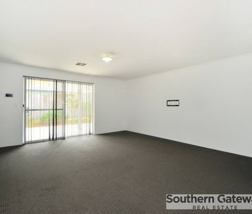 Lovely family Home - Photo 2