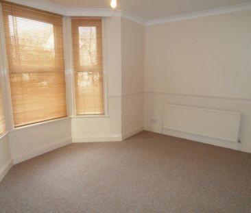 1 bedroom ground floor flat to rent - Photo 3