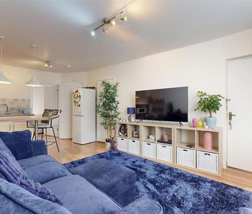 1 bedroom ground floor flat to rent - Photo 1