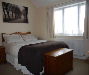 2 bedroom end of terrace house to rent - Photo 2