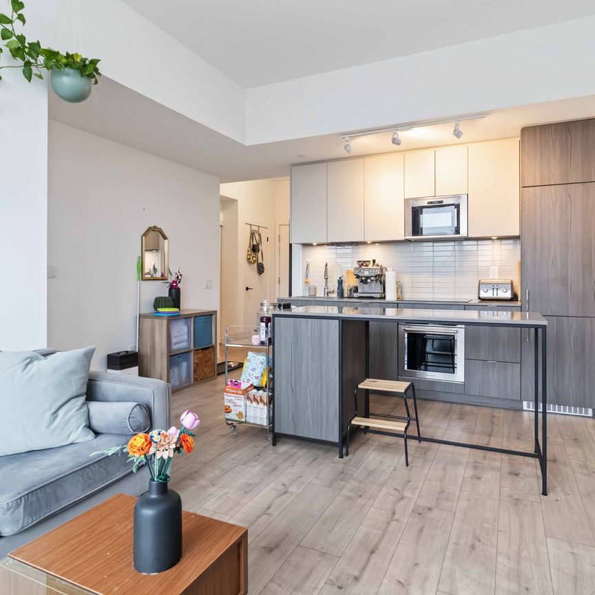 For Lease - 220 Missinnihe Way Unit# 501, Mississauga, Ontario - Photo 1