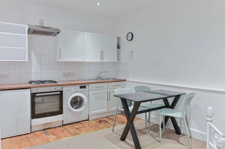 Studio to rent - Photo 3