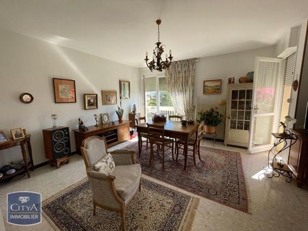 Location Appartement 4 pièces 86m² CARPENTRAS 84200 - Photo 2