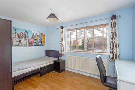 4 bedroom detached house to rent - Photo 3