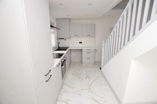 2 Bedroom Terraced House - Photo 1