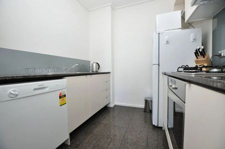 Furnished 1-Bedroom Apartment In The Heart of Southbank - Photo 5