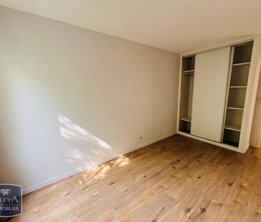 Location Appartement 3 pièces 66m² LILLE 59000 - Photo 4
