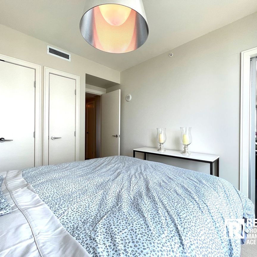 1723 | Executive Furnished 2 Bed + Den + 2 Bath | Waterfront | Downtown - Photo 1