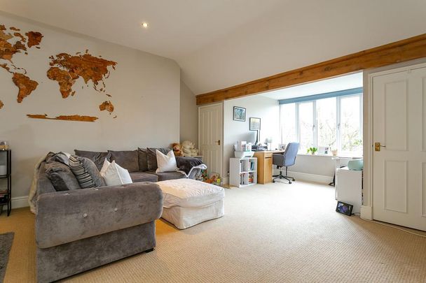 2 bedroom property to rent - Photo 1