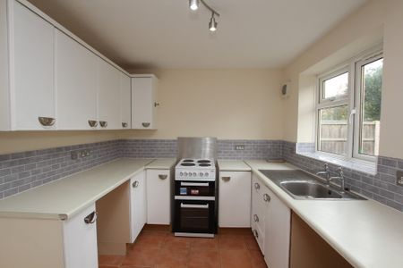 2 Bedroom Semi-Detached House, Chester - Photo 5