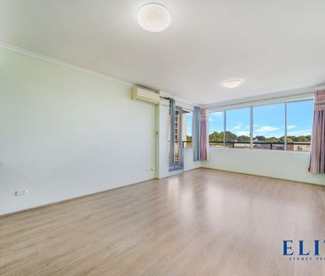 Modern 2-Bedroom Apartment in the Heart of Fairfield - Photo 1