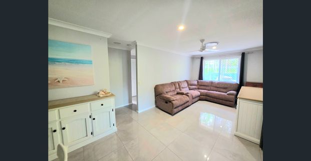 Stunning renovated property in quiet cul-de-sac - Photo 1