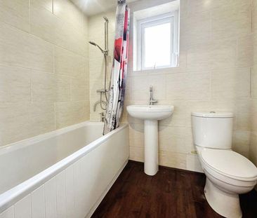 2 bedroom semi-detached house to rent - Photo 6