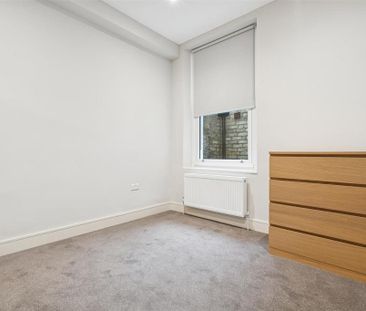 3 bedroom flat to rent - Photo 4