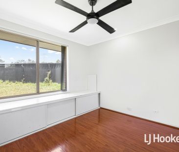 Beautiful Spacious 3 Bedroom Home - Available Now! - Photo 4