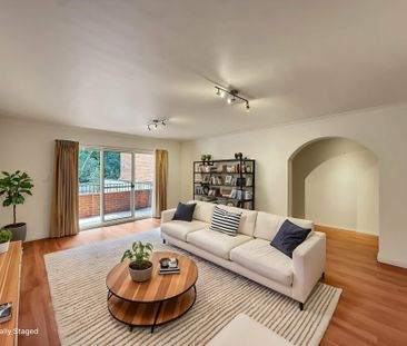 2 Bedroom Apartment In the Heart of Burwood! - Photo 2
