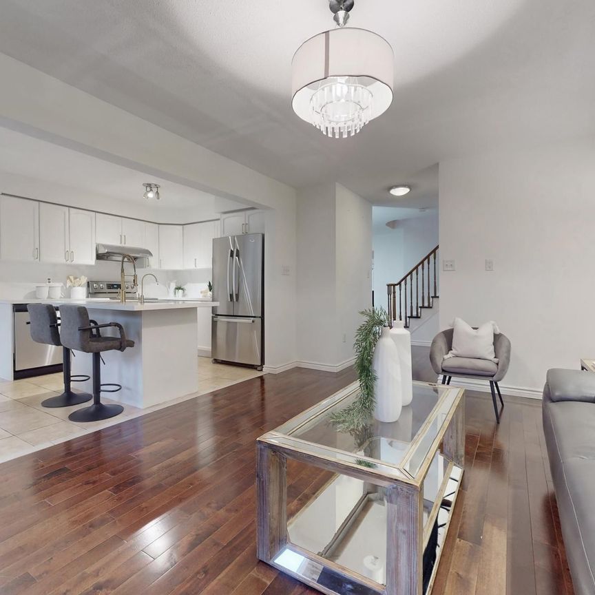 For Lease - 98 Lowther Avenue, Richmond Hill, Ontario - Photo 1