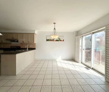 Detached Home For Lease | W9053645 - Photo 2