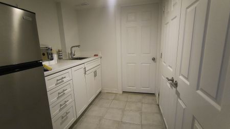 For Lease - 92 Adelaide Avenue Unit# Unit 1, Oshawa, Ontario - Photo 5