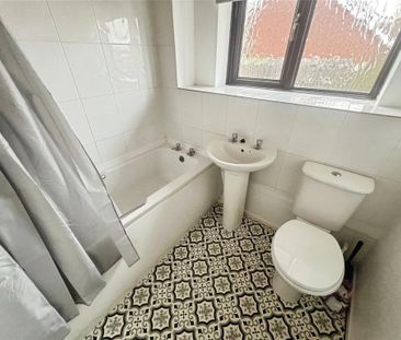 2 bedroom semi-detached house to rent - Photo 4