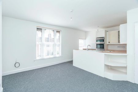 3 bedroom flat to rent - Photo 5