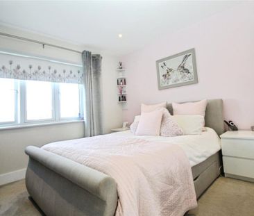 3 bedroom detached house to rent - Photo 4