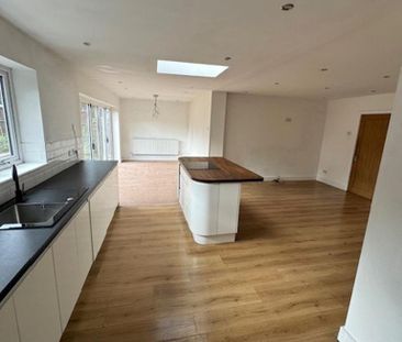 4 bedroom terraced house to rent - Photo 3