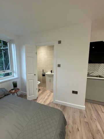 Studio to rent - Photo 3