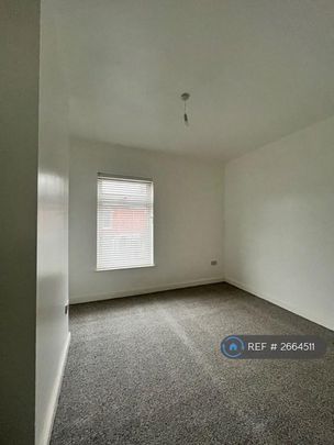 2 bedroom end of terrace house to rent - Photo 1