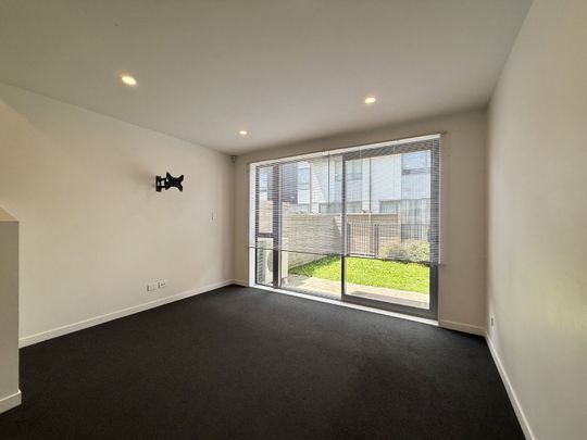 3 Bedroom Townhouse in Petone - Photo 1