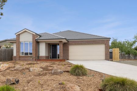 Family Home In A Quiet Court Location With 3.6m Gated Side Access - Photo 5