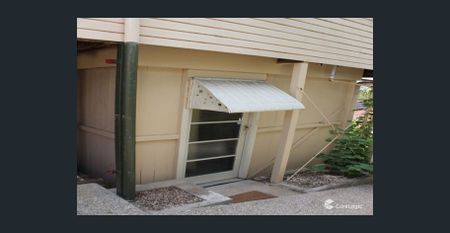 Inner-City Charm with Space and Privacy - Photo 4