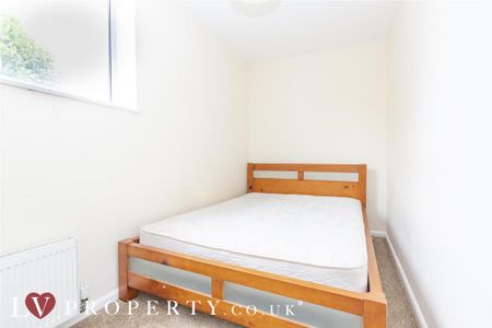 3 bedroom terraced house to rent - Photo 4