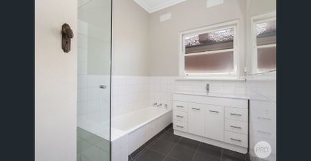 GORGEOUS BRIGHT TWO BEDROOM HOME IN BLACK HILL - Photo 3