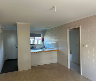 Unit next to Mildura Central - Photo 2