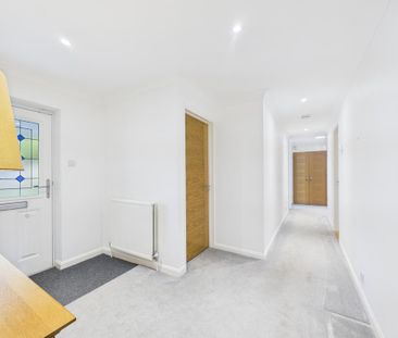 5 bedroom bungalow to rent - Photo 3