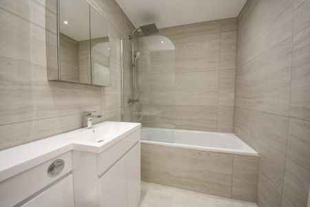 3 bedroom end of terrace house to rent - Photo 4