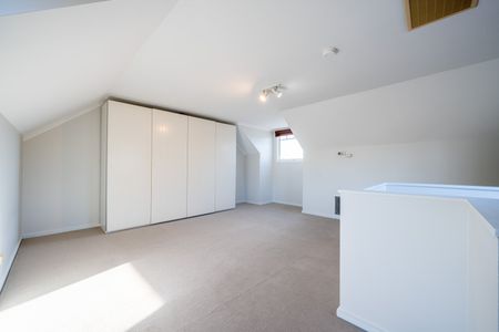 18 Peppercorn Walk, Kensington VIC 3031 - Photo 3