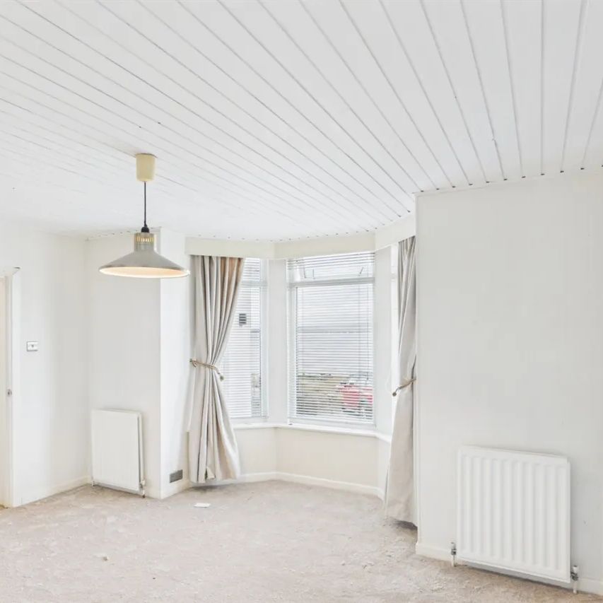 Apt 1, Pier House, 1 Seafront Road - Photo 1