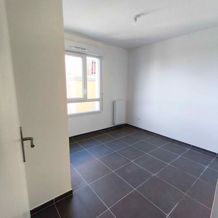 4 pièces - 79 m² - 2ème étage - Colocation non autorisée - Photo 5