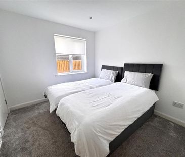 3 bedroom semi-detached bungalow to rent - Photo 5