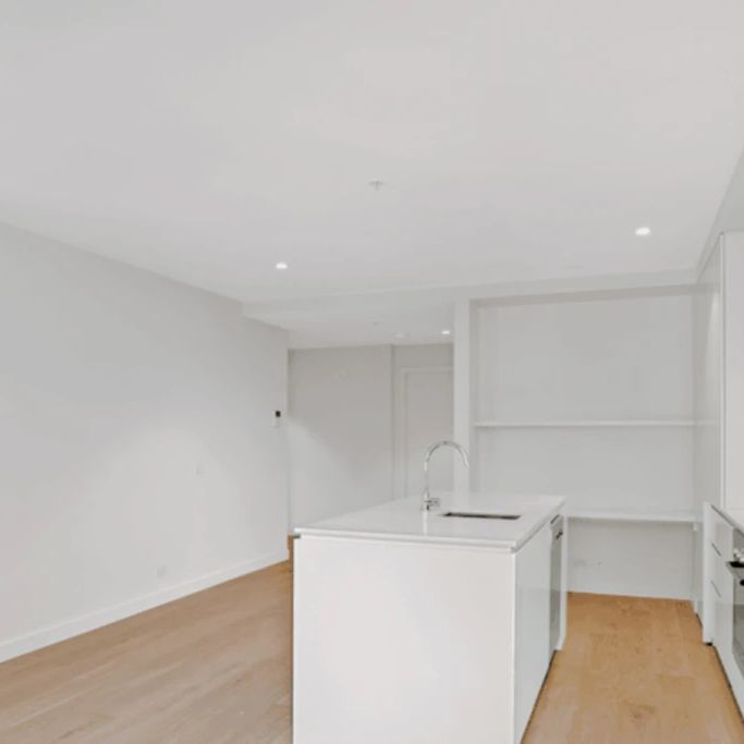 130 Dudley Street, Melbourne - Photo 1