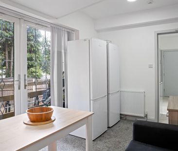 7 Bed Semi-Detached House, Cole Bank Road, B28 - Photo 4