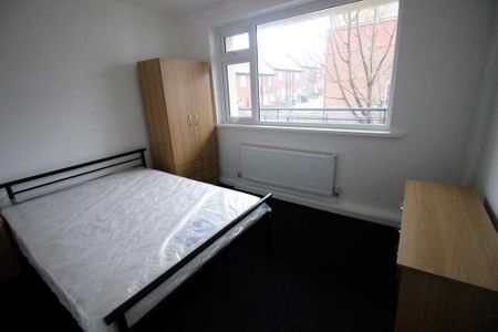 3 bedroom apartment to rent - Photo 3