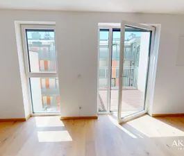 Moderne Dachgeschosswohnung mit Balkon in Brigittenau - Foto 1